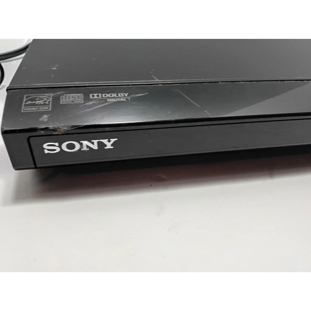 Sony DVP-SR201P DVD Player w remote and cables